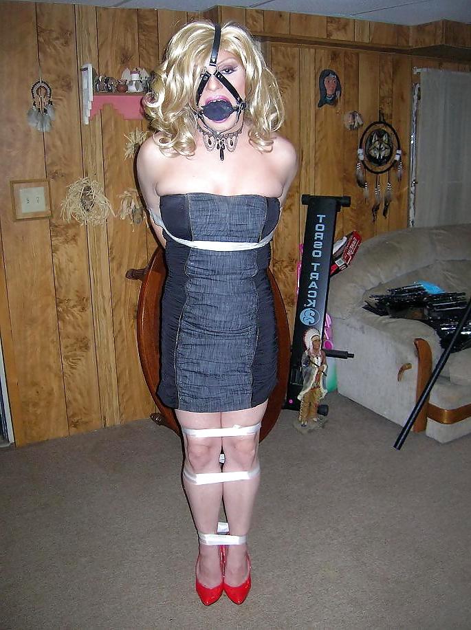 25P Crossdressers  bound & gagged tome 1