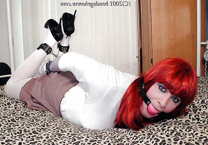 25P Crossdressers  bound & gagged tome 1