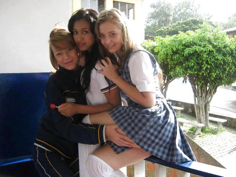 20P Schoolgirls in their uniform 2