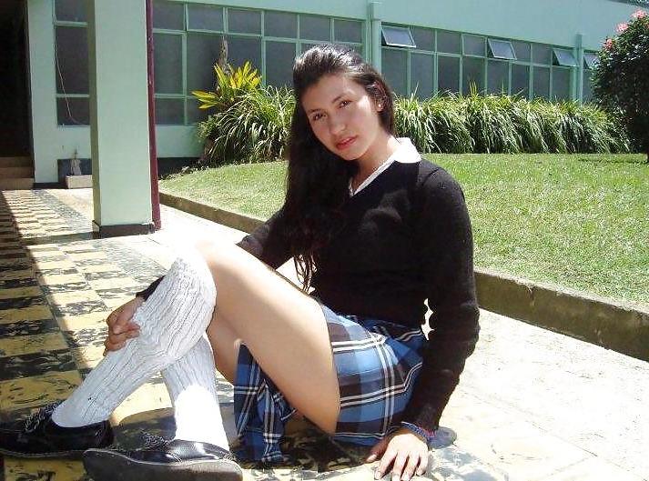 20P Schoolgirls in their uniform 2