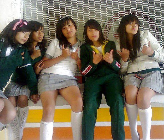 20P Schoolgirls in their uniform 2