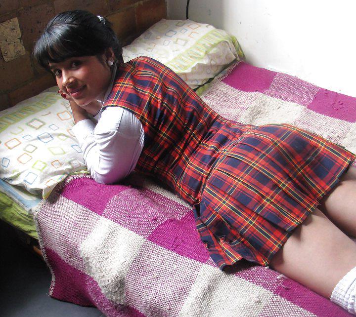 20P Schoolgirls in their uniform 2