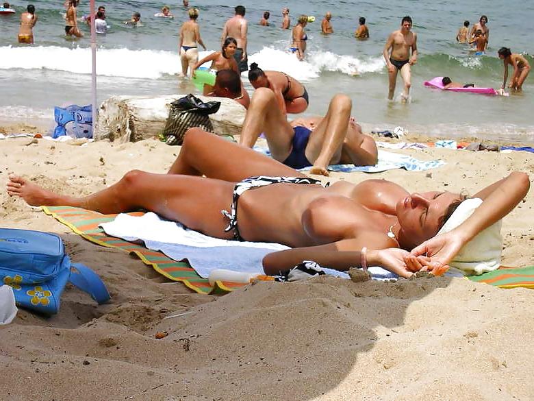 25P Bulgarian Beach Girls from Black Sea - X