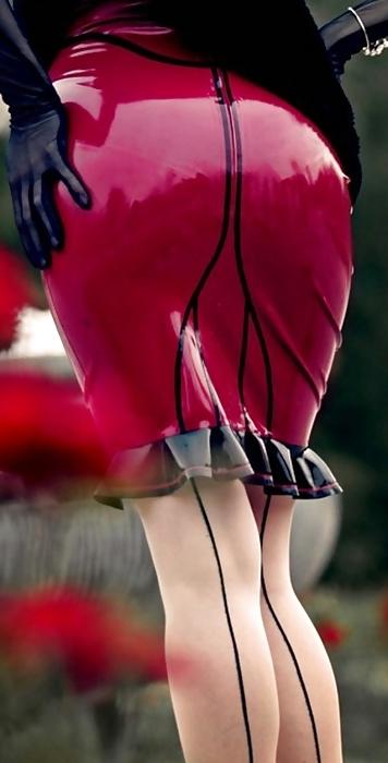 25P Queens of latex 2