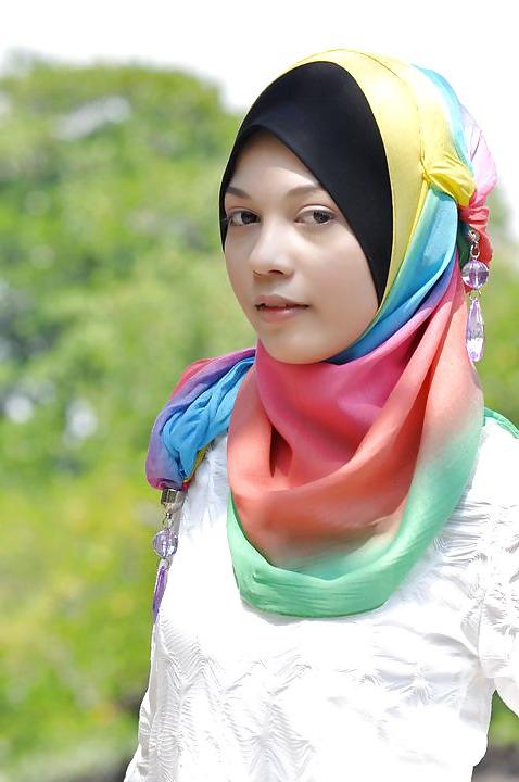 18P The Cute Malay Lesbian Collection