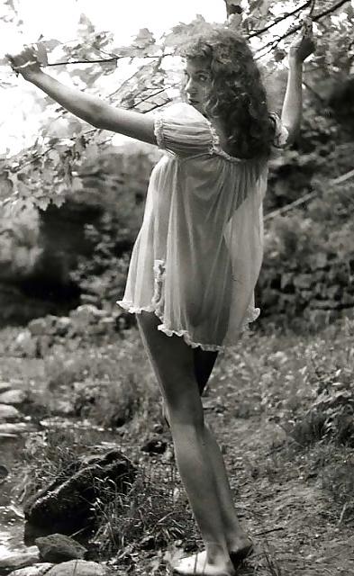 25P Bad Girls in the Good Old Days (The Photographic Record.)