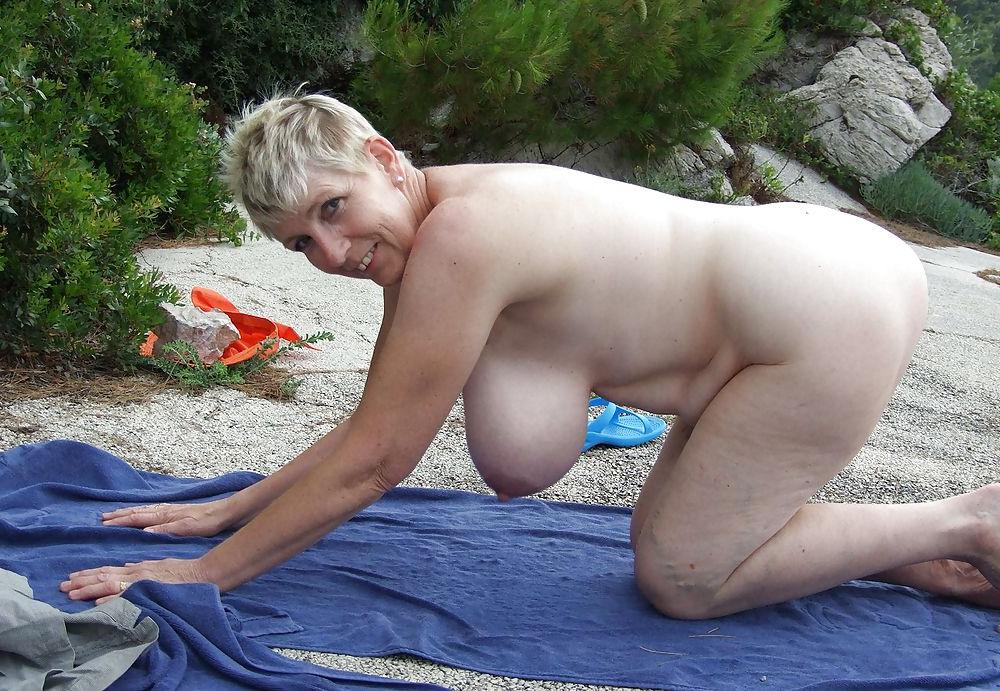 16P BBW Mature Nudist