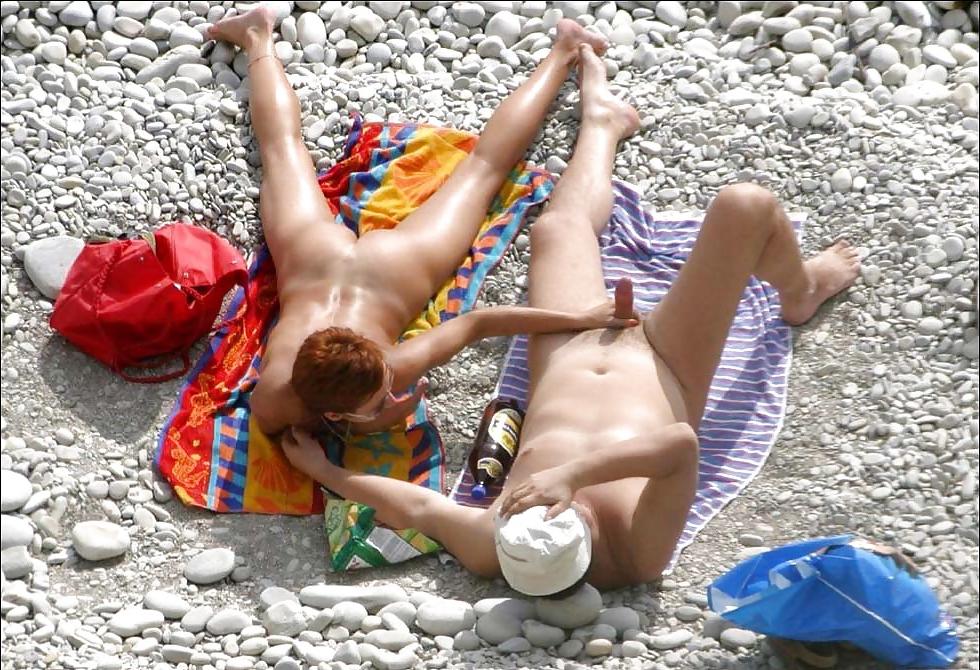 25P Nudist couples