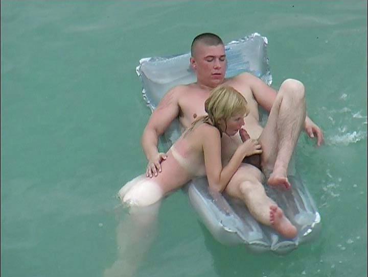 25P Nudist couples