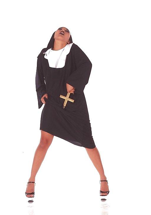 16P Easter Sunday Nun 1