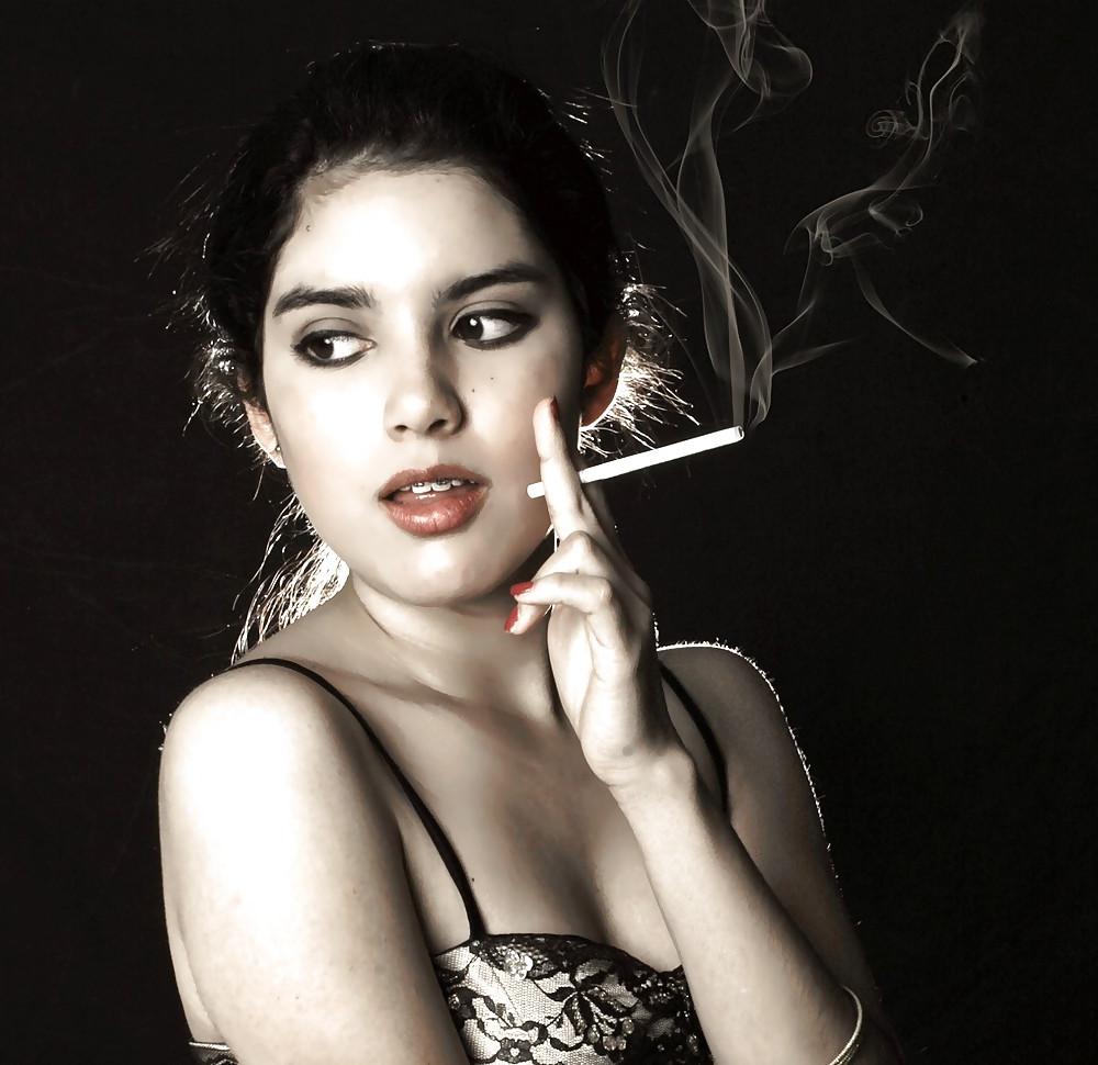 20P Wanking favourites: fuckable smokers 40