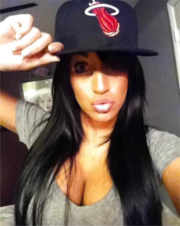 25P Latin girl pics 1(2)