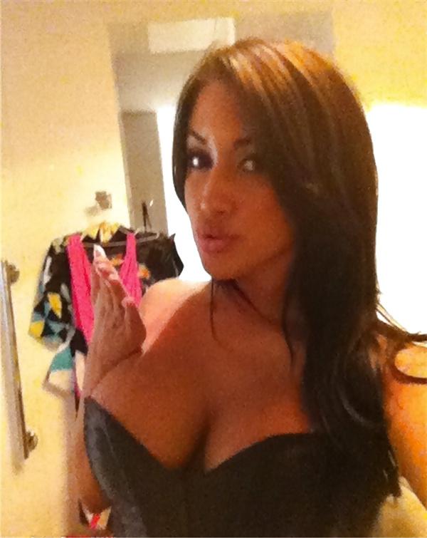 25P Latin girl pics 1(2)