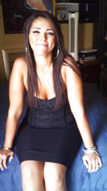 22P LATIN MILF
