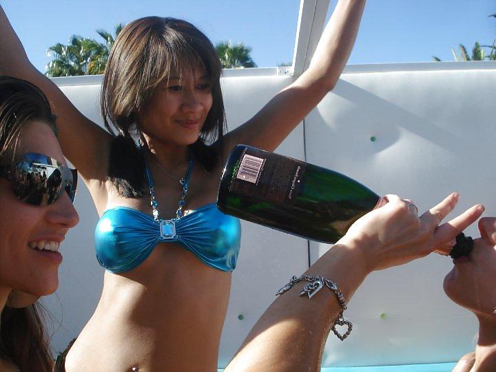 12P More Vegas Sluts