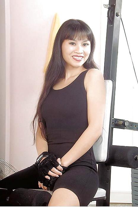 19P Asian Kaily stripping in the gym