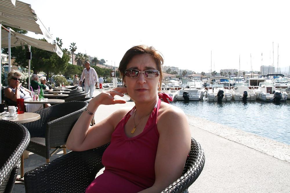 22P Hairy Natural Mature Wife