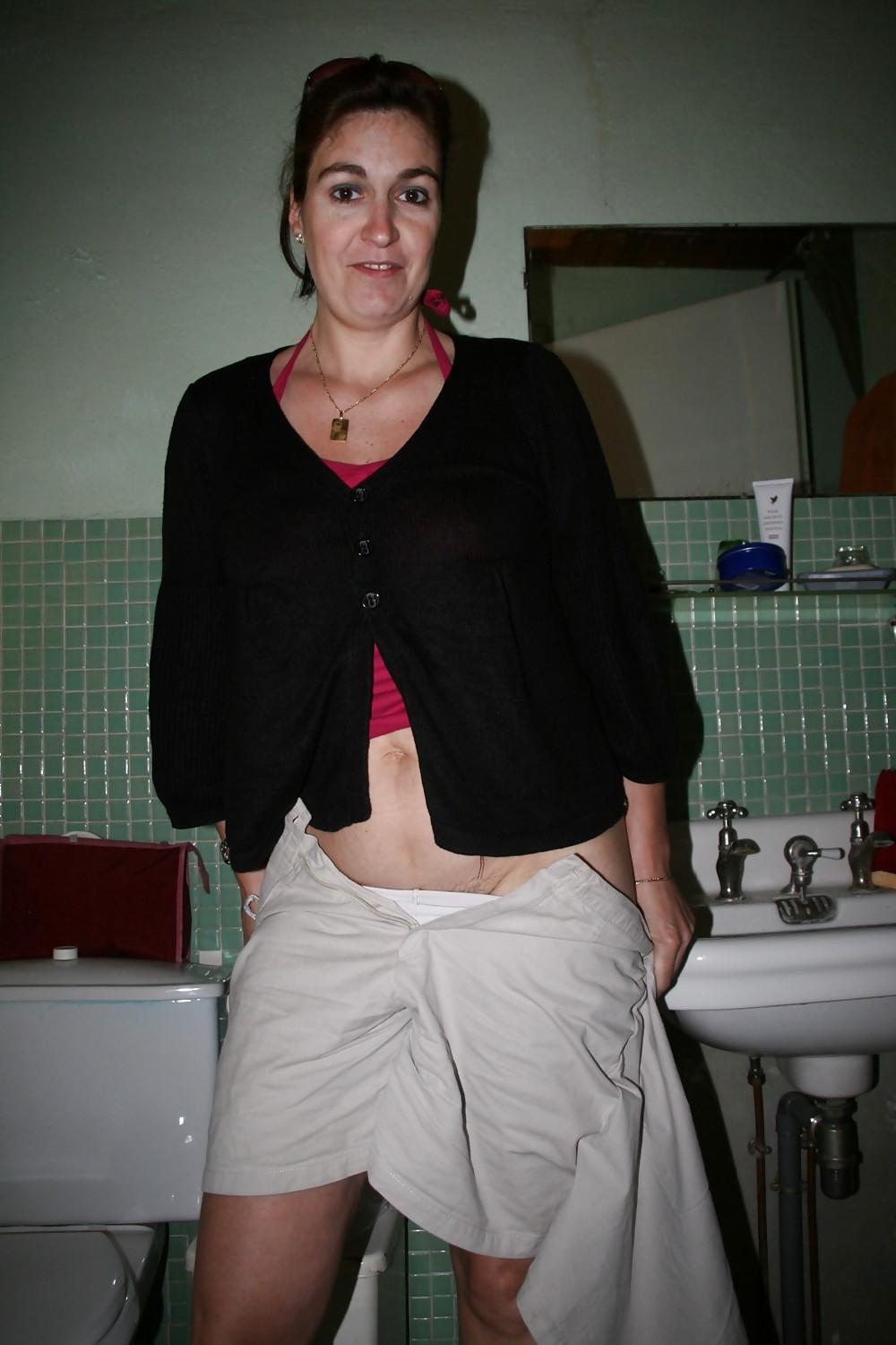 22P Hairy Natural Mature Wife
