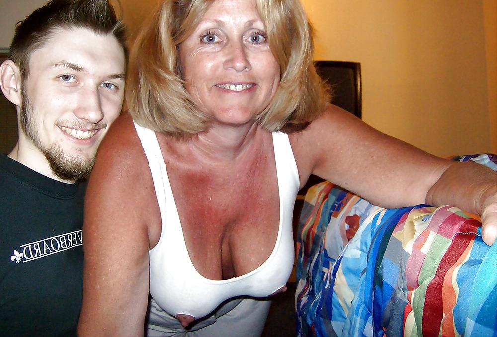 10P Mother's big saggy breasts