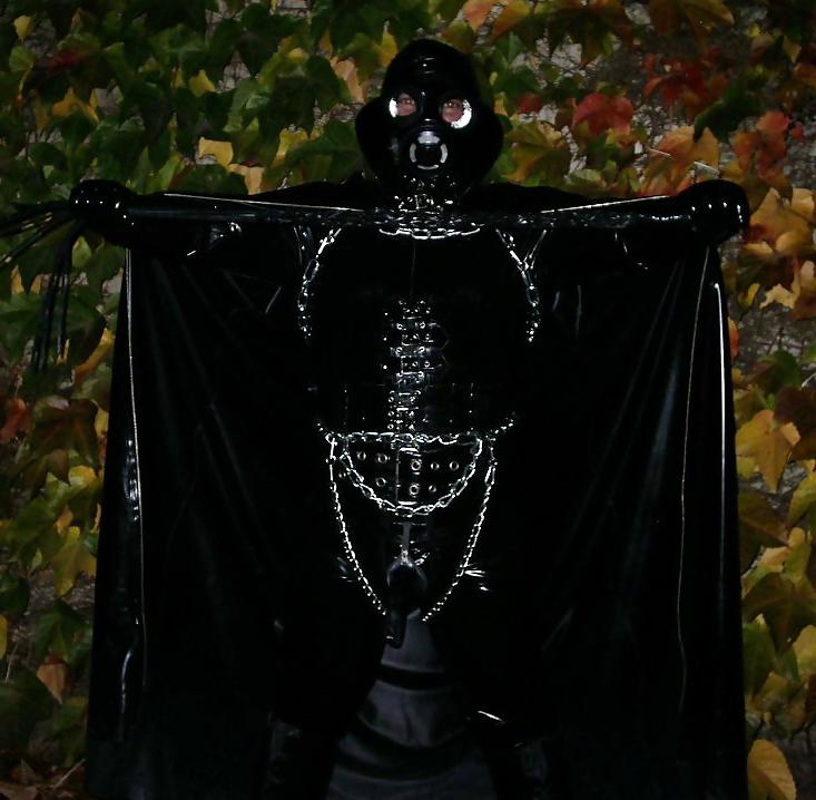 14P Latex in the darkness