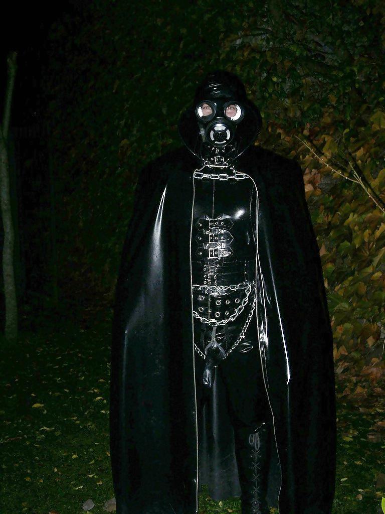 14P Latex in the darkness