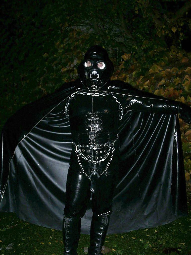 14P Latex in the darkness