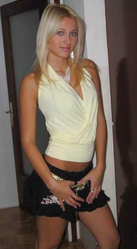 25P My Blond Teen Girls Gallery 2