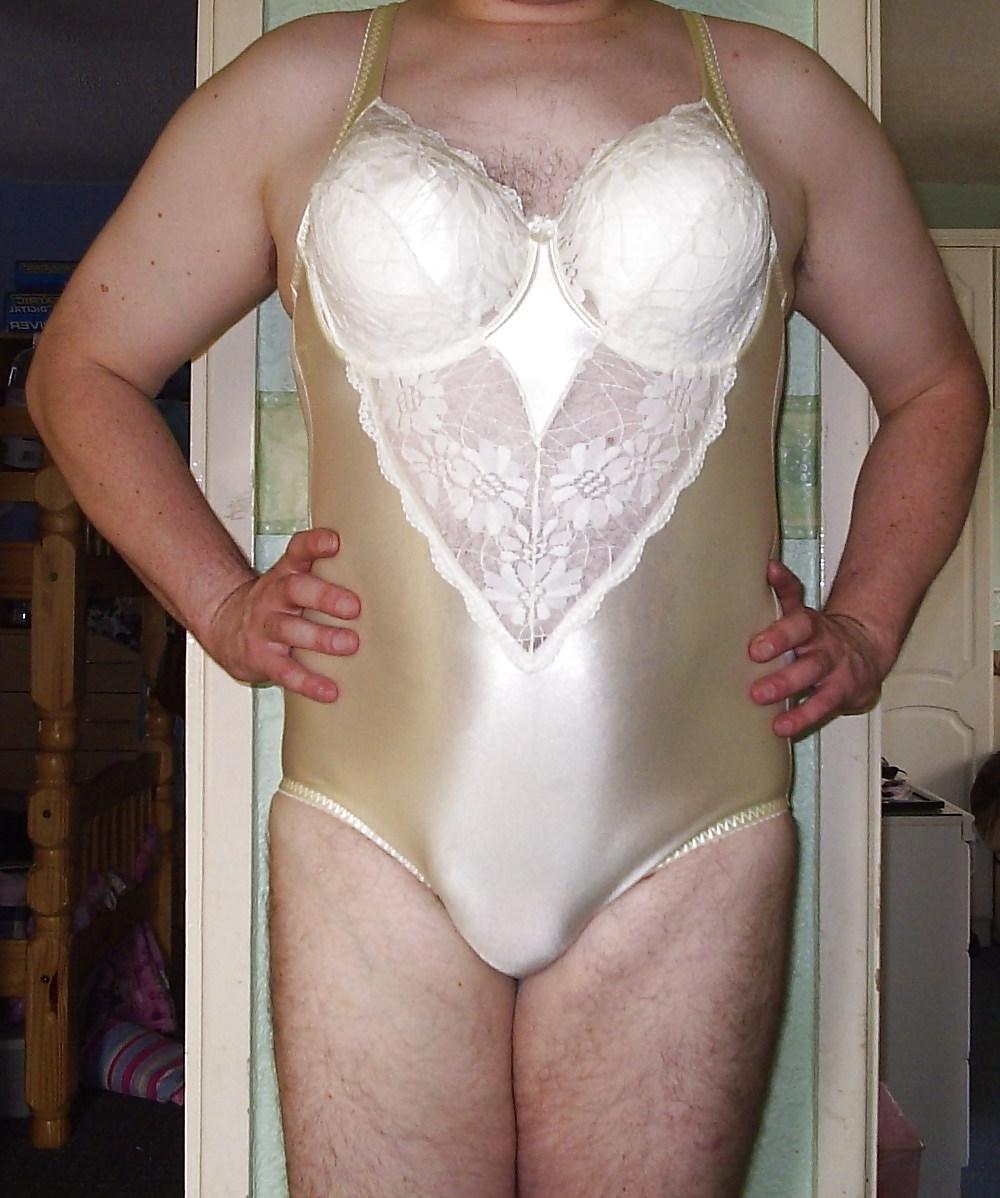 10P Ivory Satin Body