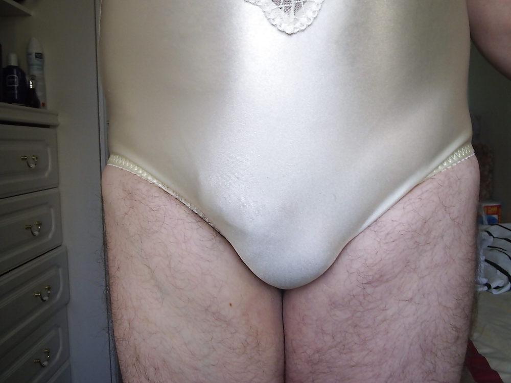 10P Ivory Satin Body
