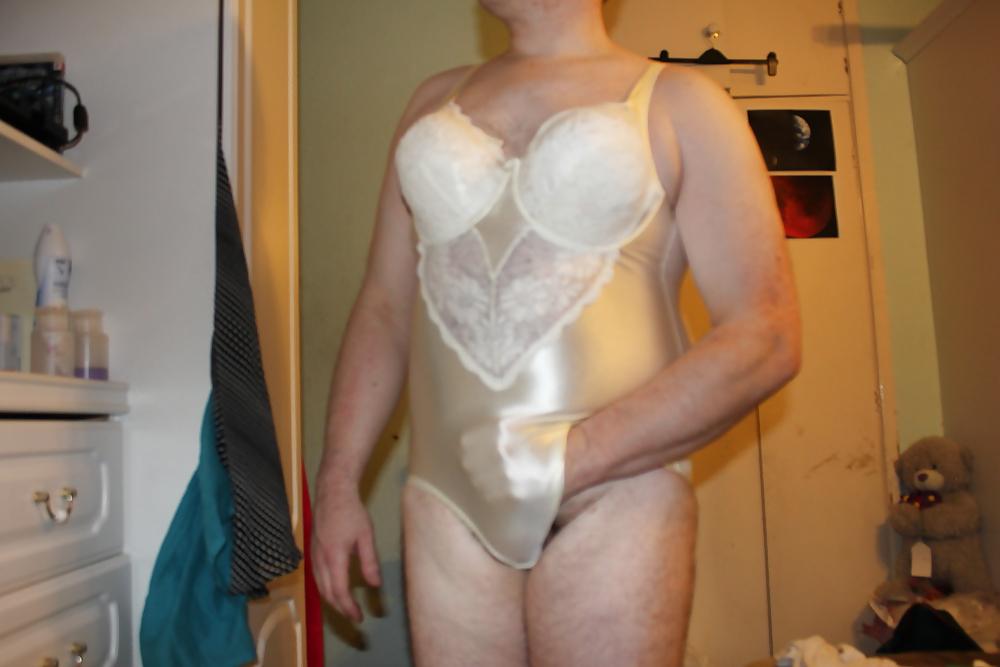 10P Ivory Satin Body