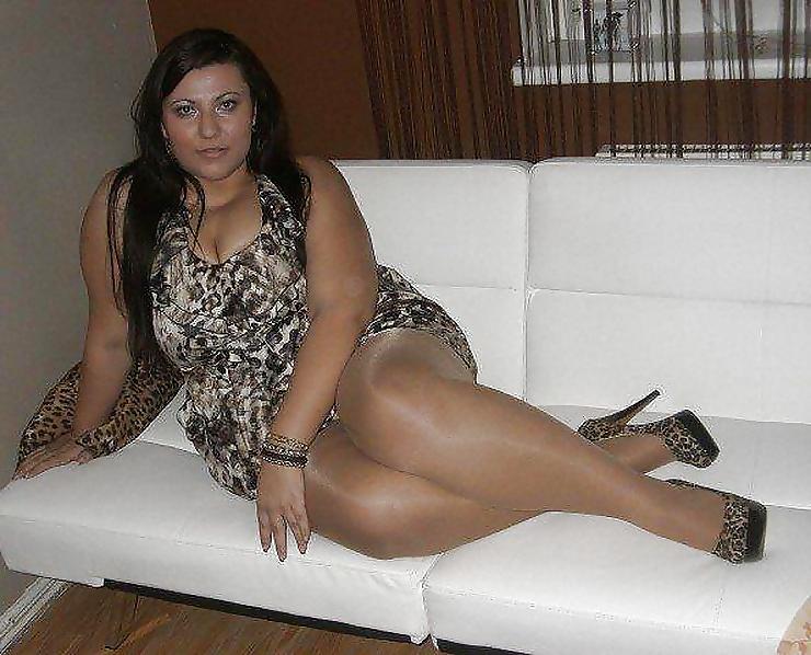 24P Mature Nylons !!!!
