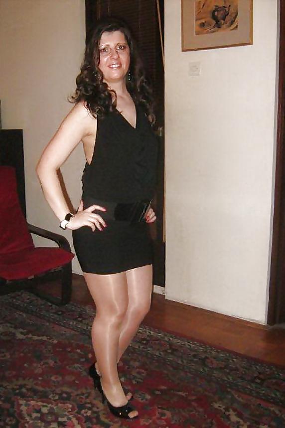 24P Mature Nylons !!!!