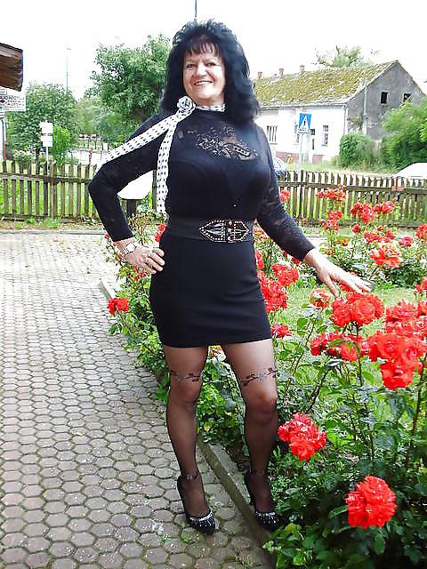 23P Mature Nylons 2 !!!!!