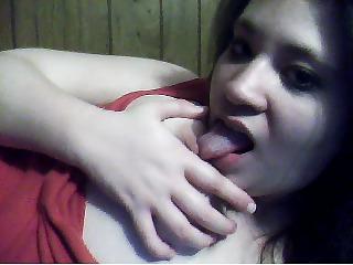 18P Skype girl playing with tits