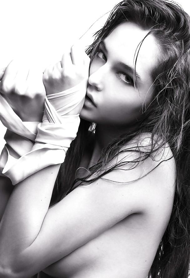 25P Black & white quality pictures bdsm