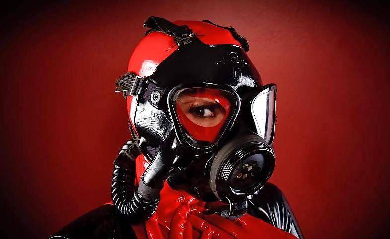 22P Latex Girls