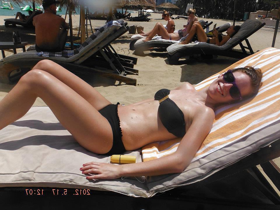 25P Mädchen in Bikinis 7