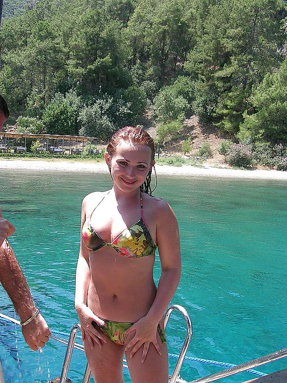 25P Girls in Bikinis 8