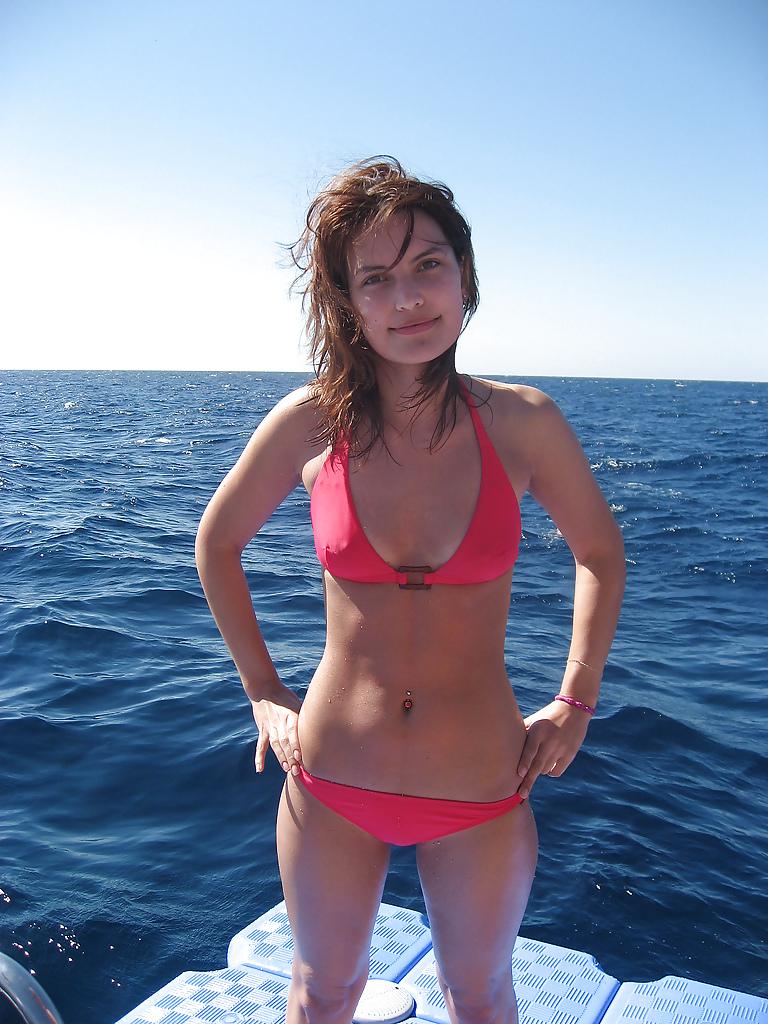 25P Girls in Bikinis 8