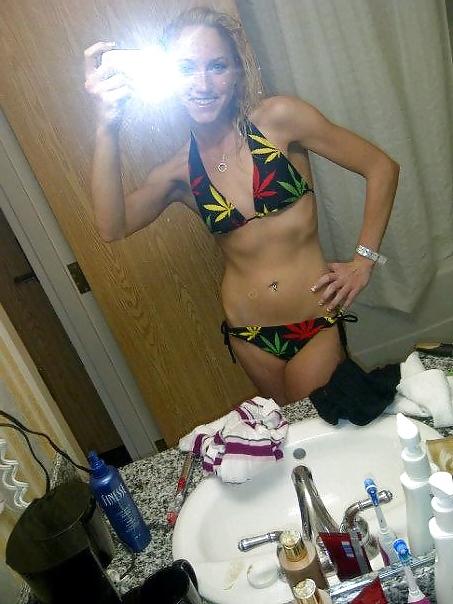 25P Girls in Bikinis 8