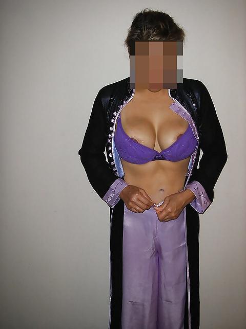 9P Black satin