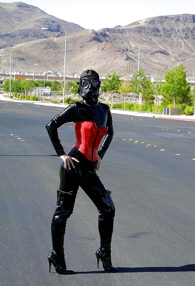 25P Latex fetish