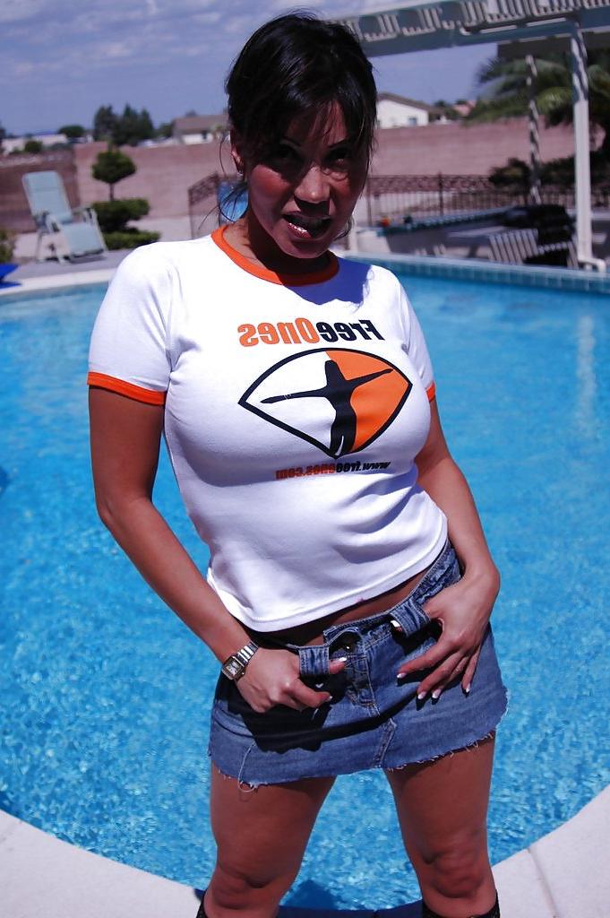 25P T-SHIRT BABE - AVA DEVINE