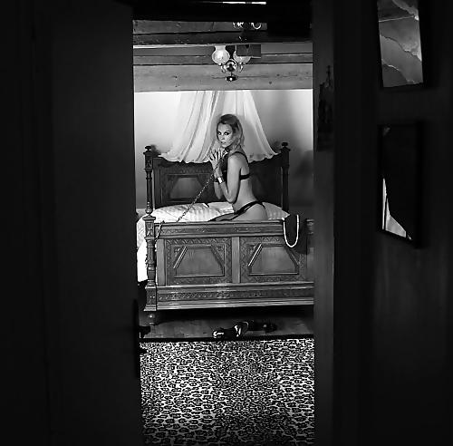 25P BDSM B&W
