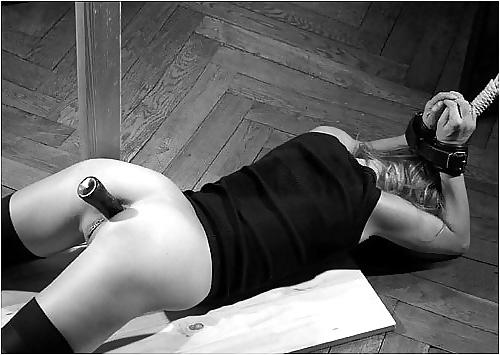 25P BDSM B&W