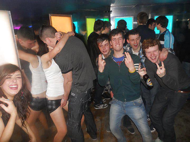20P Embarrassing nighclub and random photos