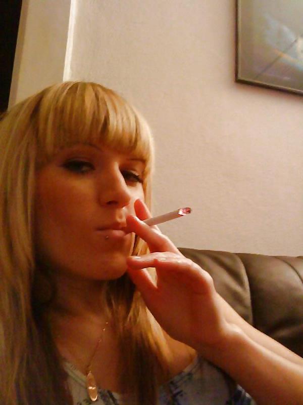 10P Wanking favourites: fuckable smokers 2