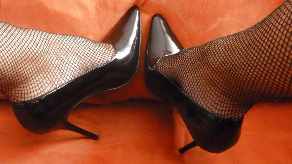 7P Fishnet & Heels