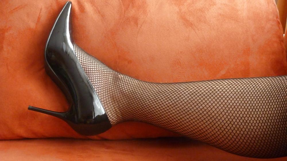 7P Fishnet & Heels