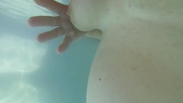 5P More wife in pool 